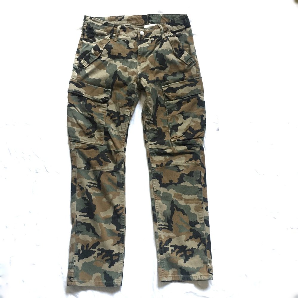 Levi's Camoflauge Heavy Utility Cargo Pants 31×30 - Price is firm